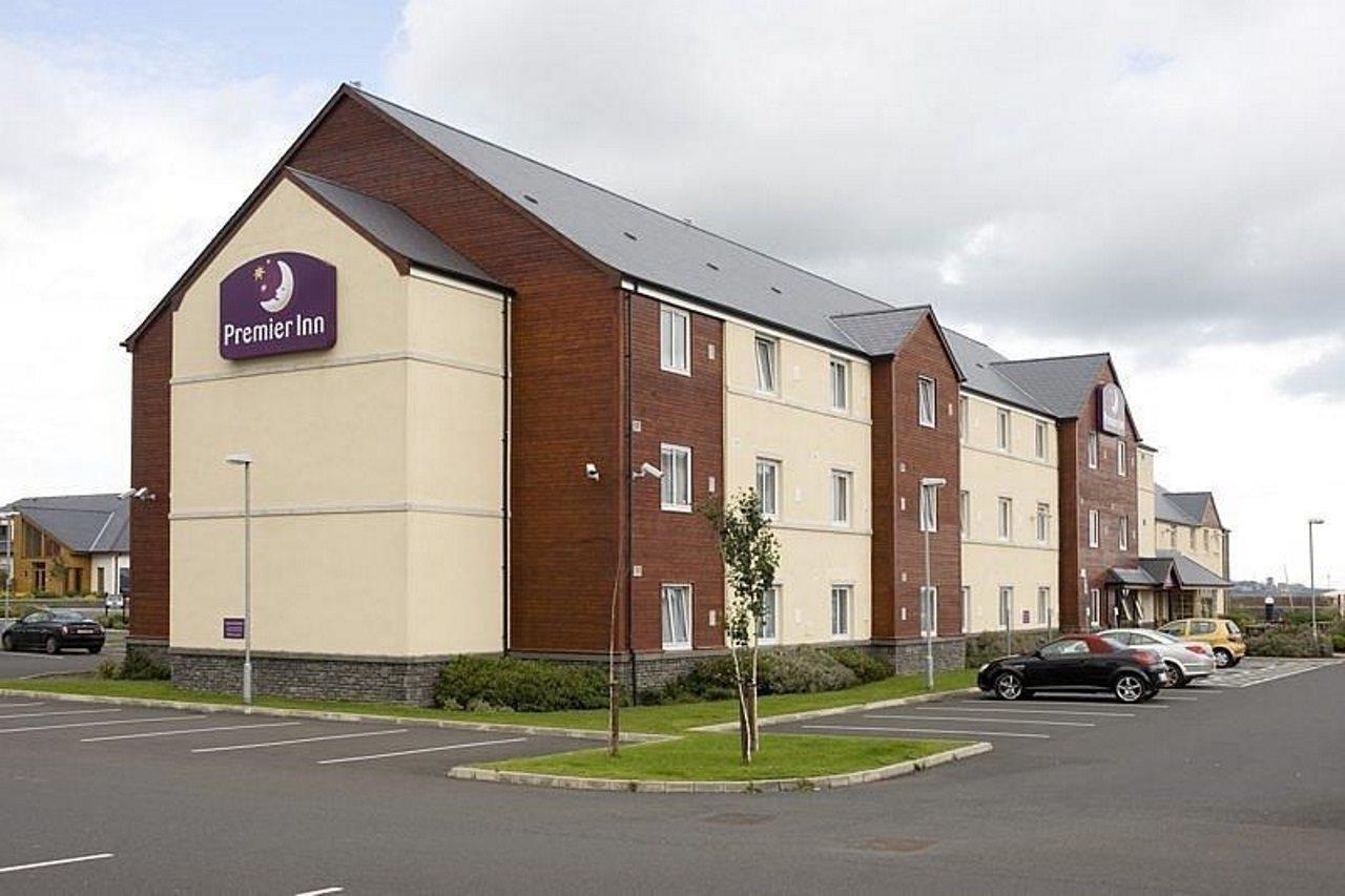 Premier Inn Carrickfergus Exterior photo