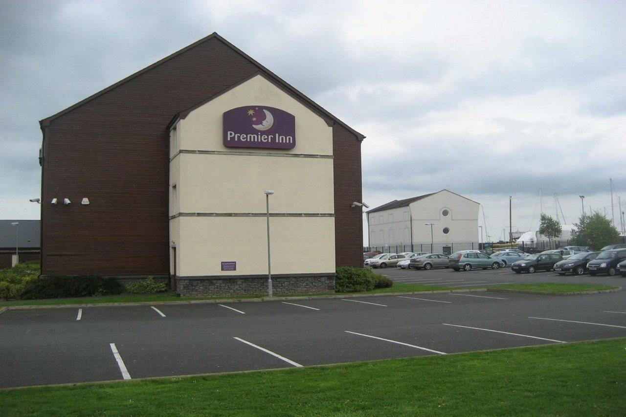 Premier Inn Carrickfergus Exterior photo