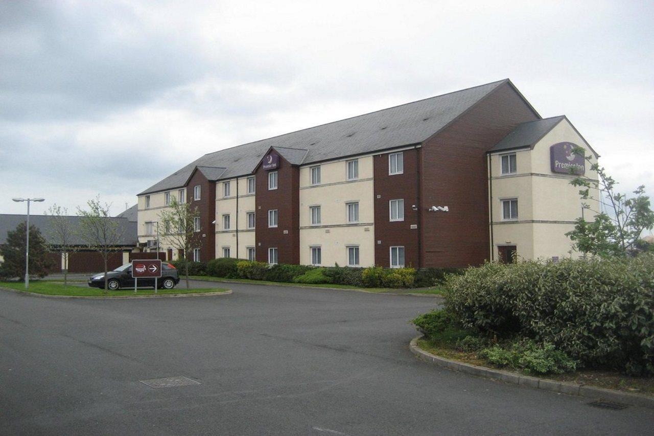 Premier Inn Carrickfergus Exterior photo