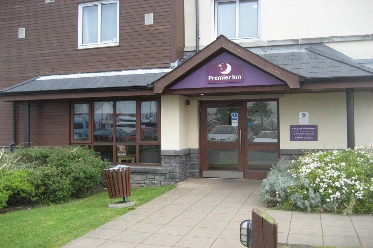 Premier Inn Carrickfergus Exterior photo